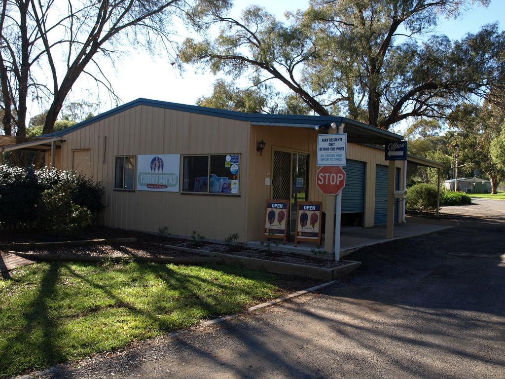 Cowra Holiday Park Екстер'єр фото