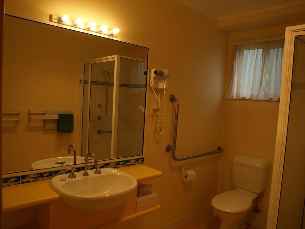 Cowra Holiday Park Номер фото
